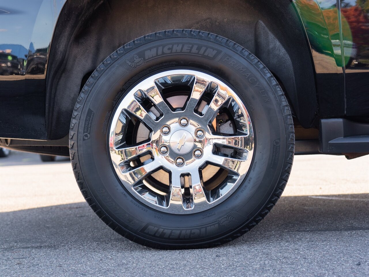 2019 Chevrolet Suburban LT   - Photo 49 - Washington, MI 48094