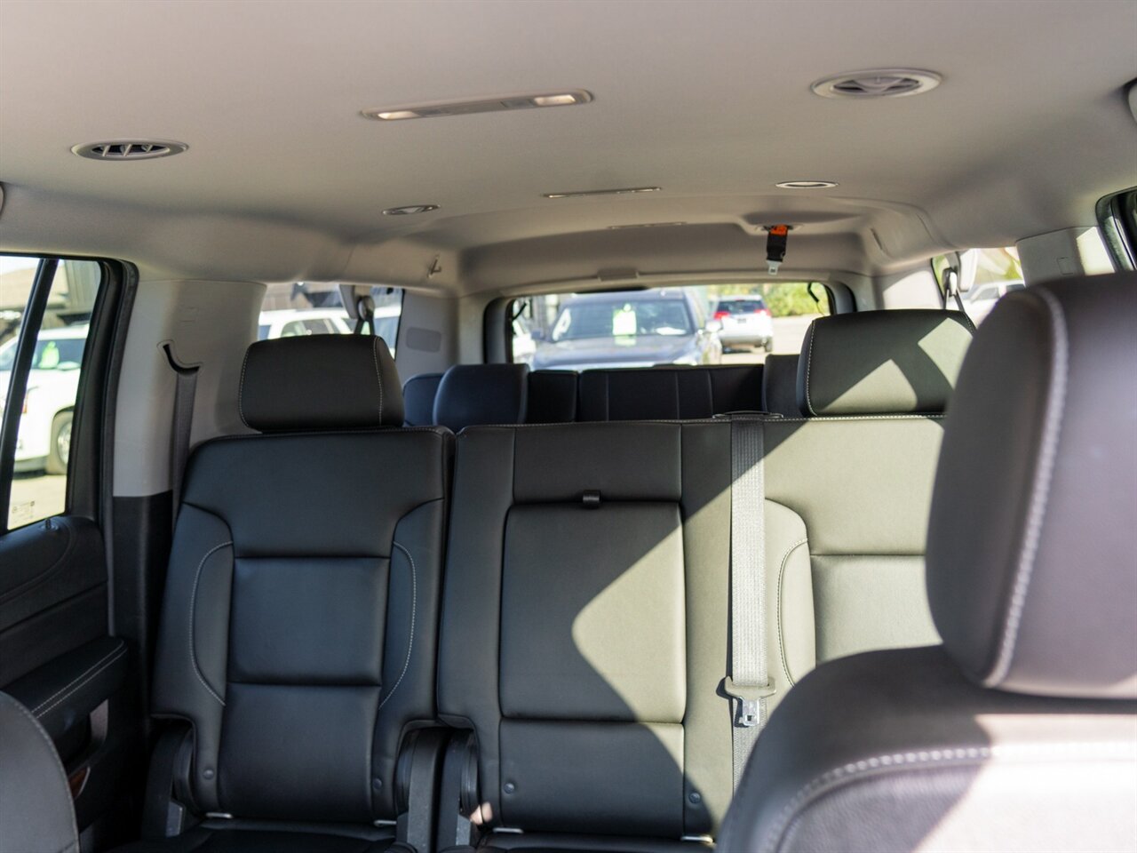 2019 Chevrolet Suburban LT   - Photo 25 - Washington, MI 48094