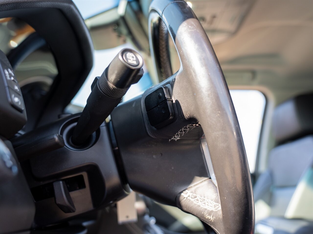 2019 Chevrolet Suburban LT   - Photo 46 - Washington, MI 48094