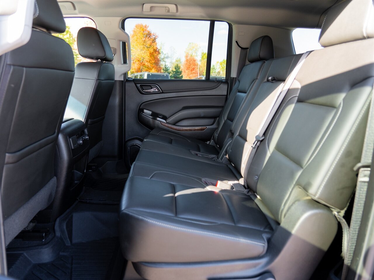 2019 Chevrolet Suburban LT   - Photo 23 - Washington, MI 48094