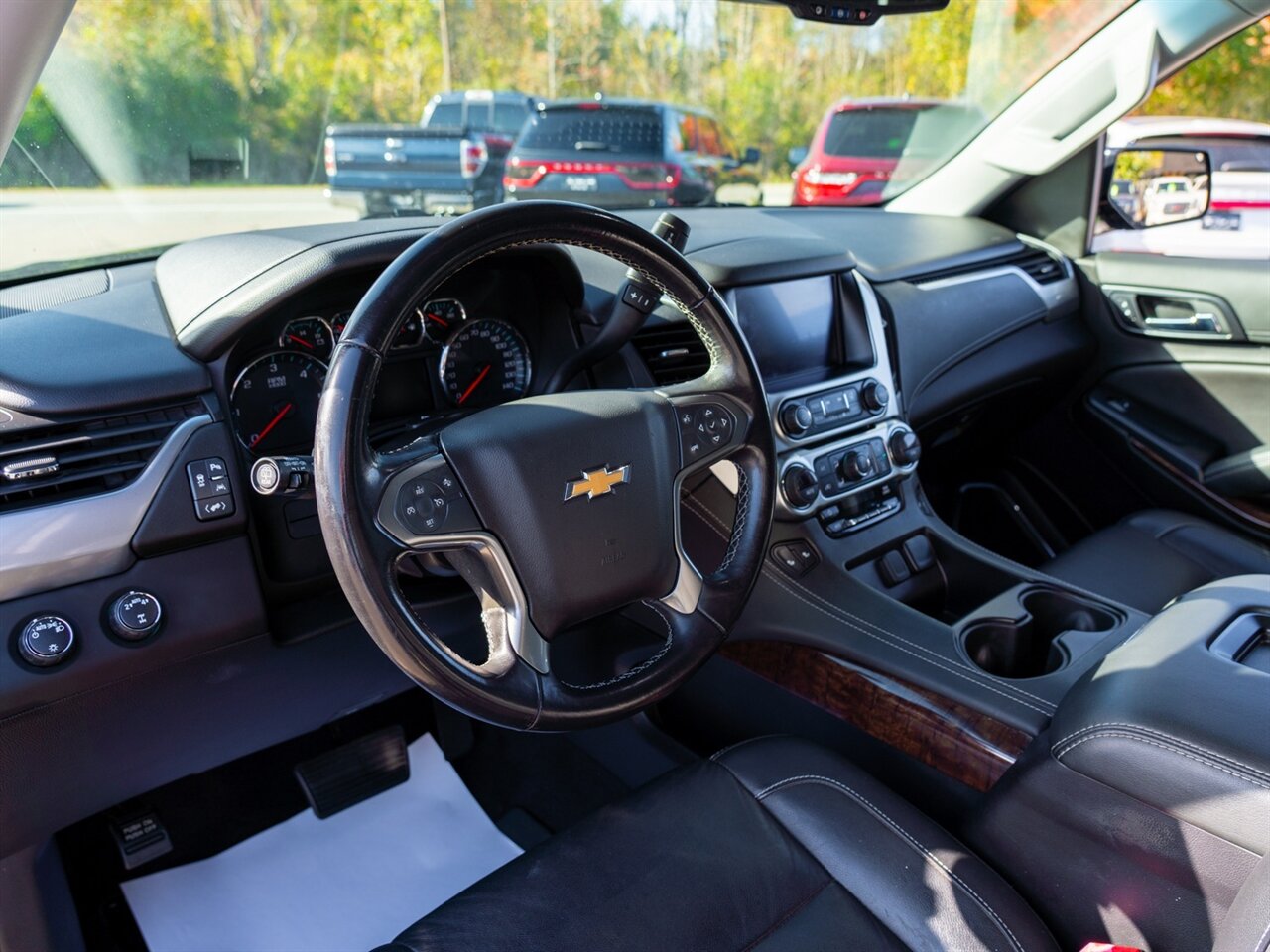 2019 Chevrolet Suburban LT   - Photo 19 - Washington, MI 48094