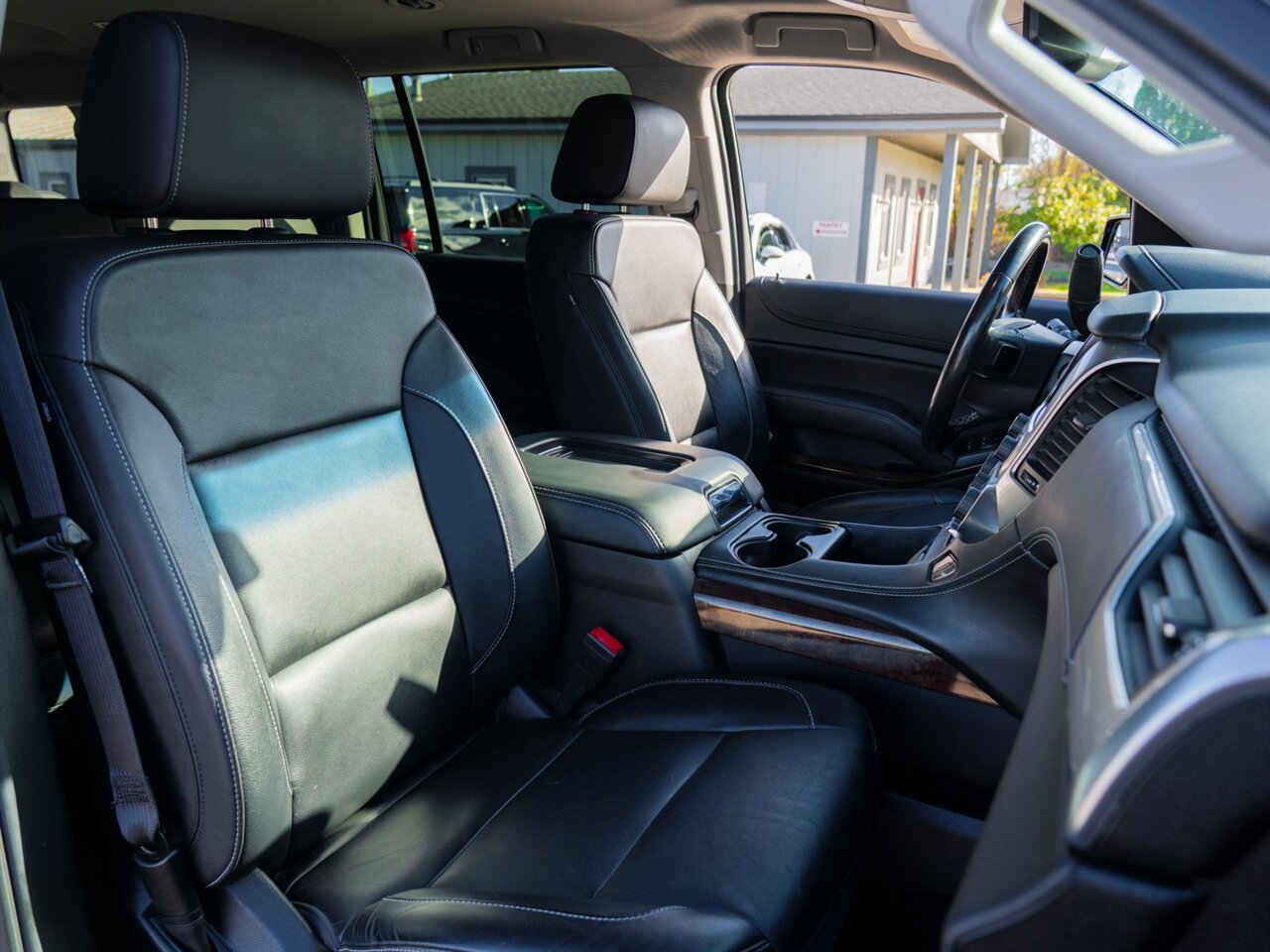 2019 Chevrolet Suburban LT   - Photo 21 - Washington, MI 48094