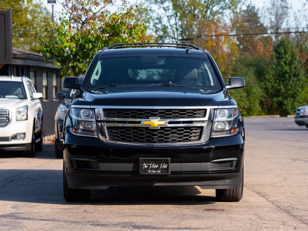 2019 Chevrolet Suburban LT   - Photo 2 - Washington, MI 48094