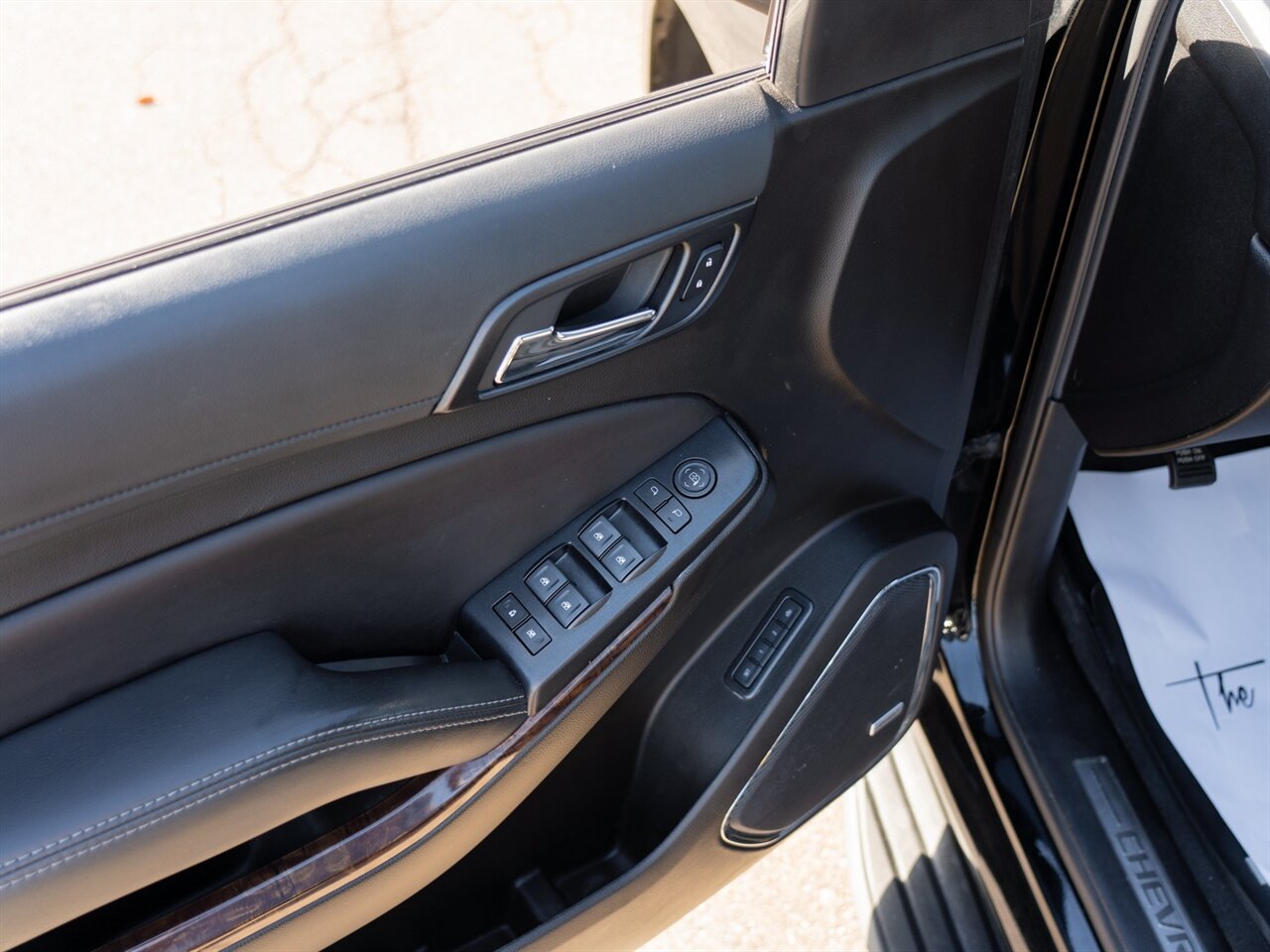 2019 Chevrolet Suburban LT   - Photo 15 - Washington, MI 48094