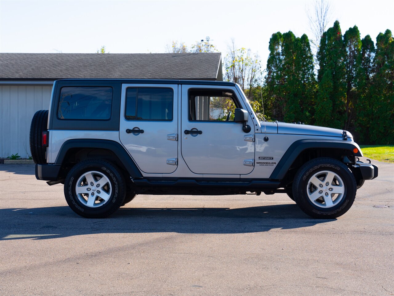 2017 Jeep Wrangler Unlimited Sport   - Photo 4 - Washington, MI 48094