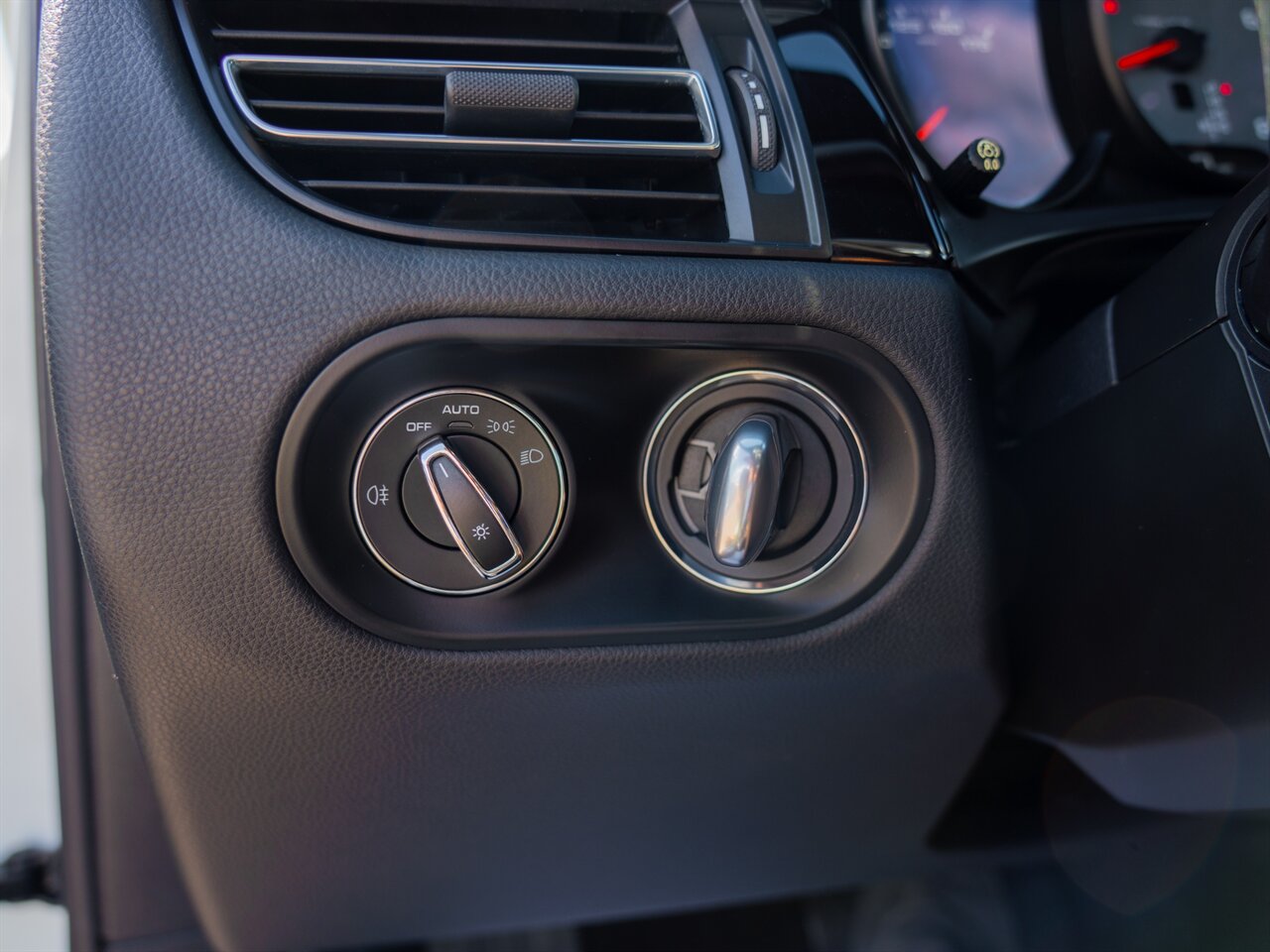 2019 Porsche Macan S - Photo 36 - Washington, MI 48094