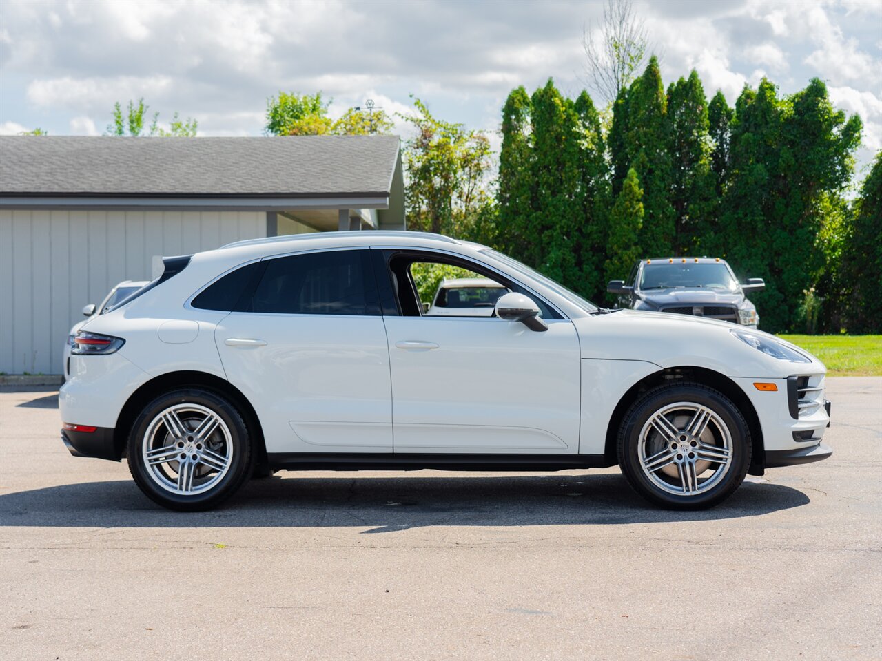 2019 Porsche Macan S - Photo 4 - Washington, MI 48094