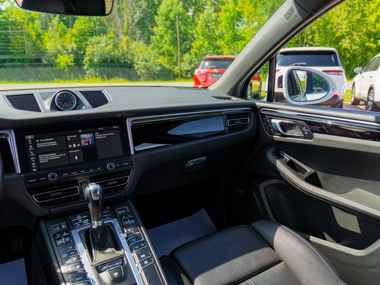 2019 Porsche Macan S - Photo 26 - Washington, MI 48094