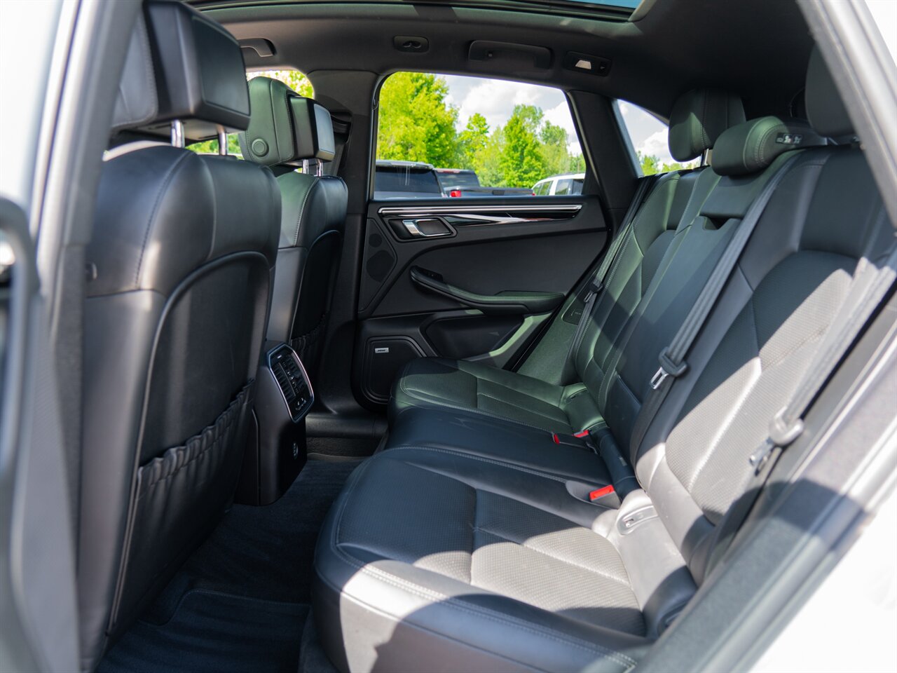 2019 Porsche Macan S - Photo 22 - Washington, MI 48094