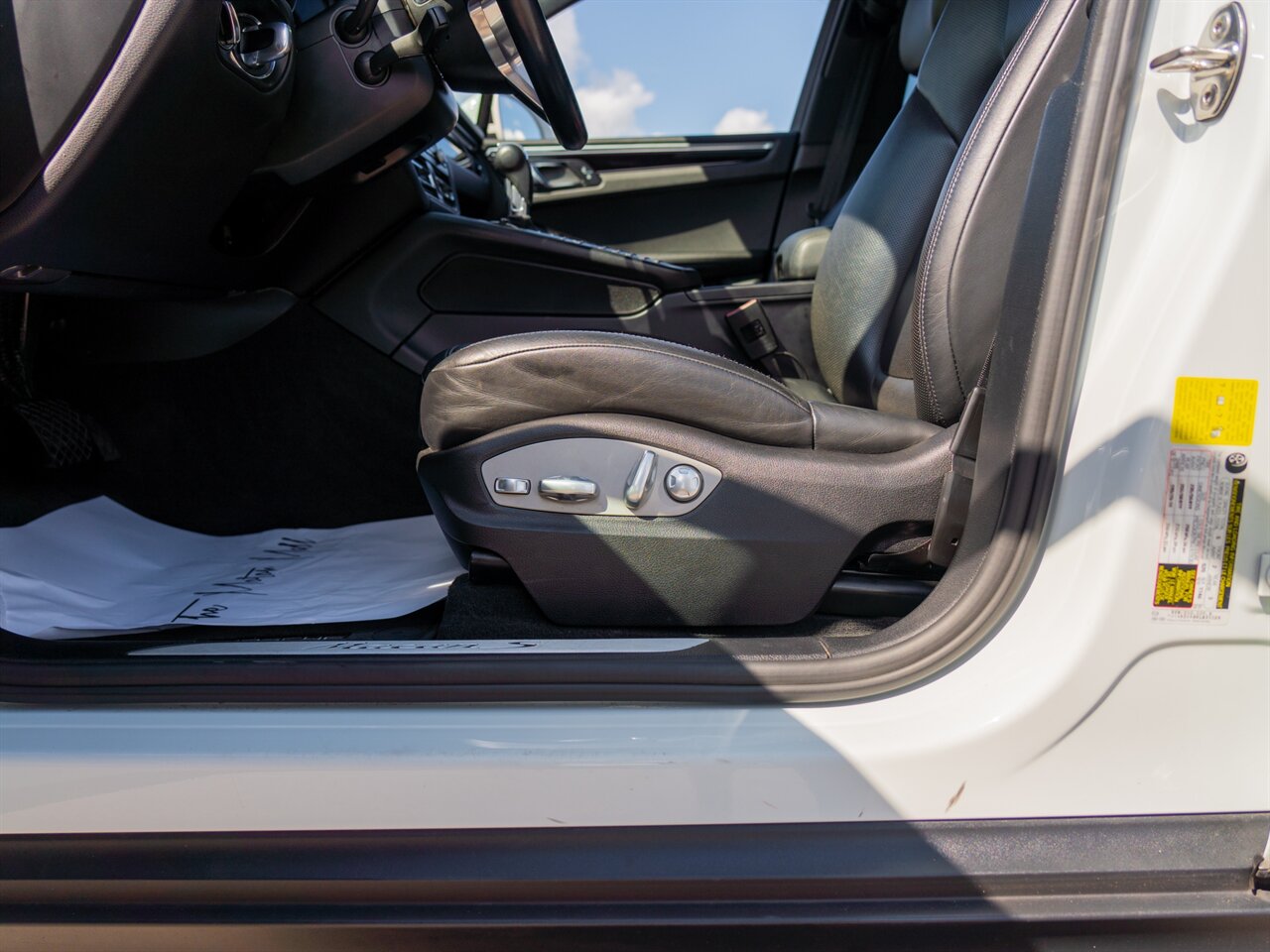 2019 Porsche Macan S - Photo 16 - Washington, MI 48094