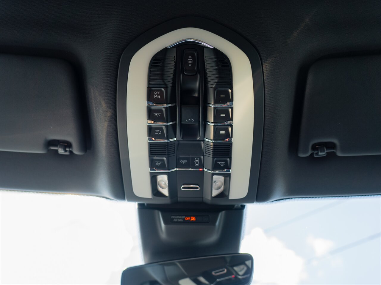2019 Porsche Macan S - Photo 38 - Washington, MI 48094
