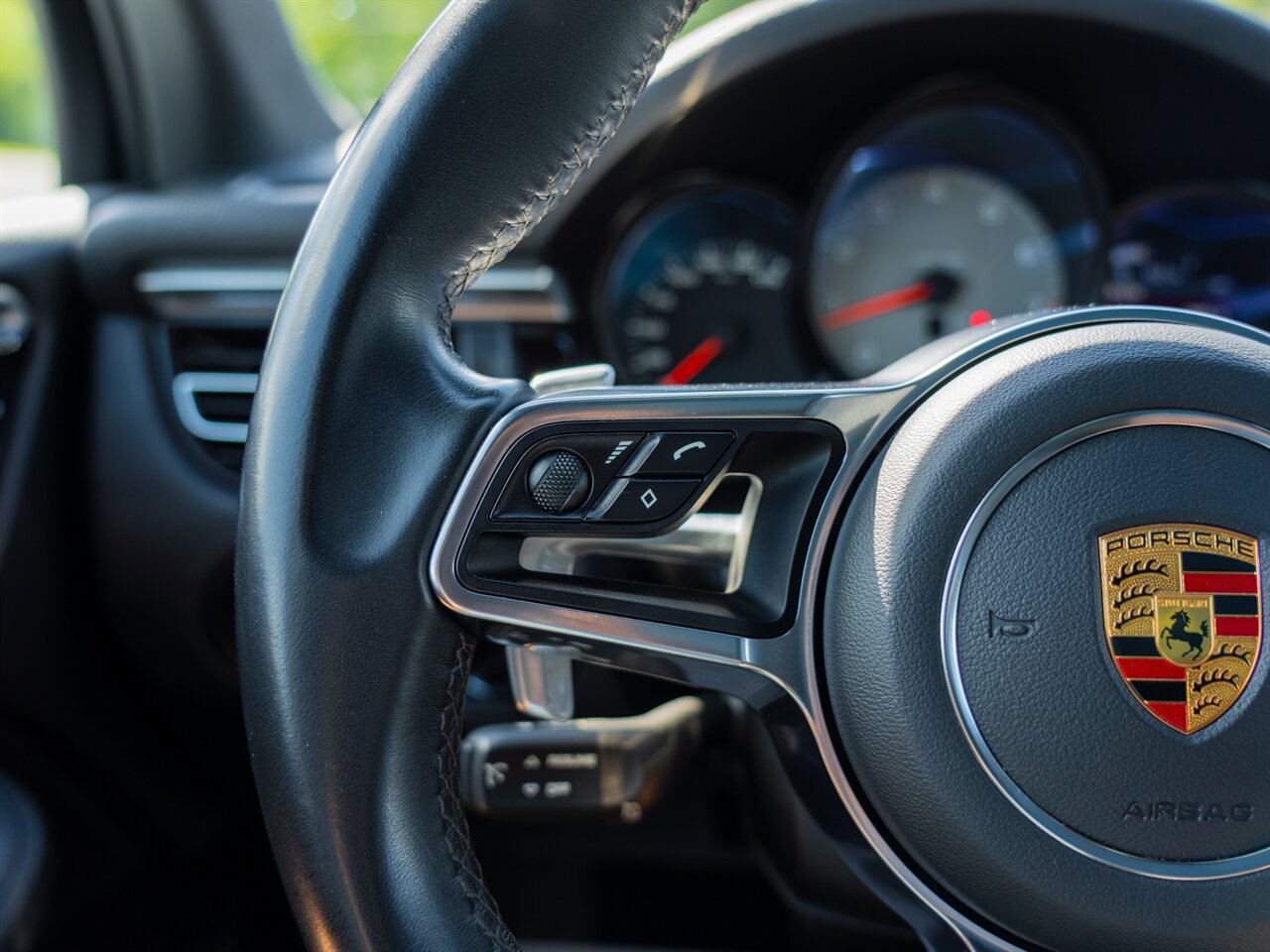 2019 Porsche Macan S - Photo 28 - Washington, MI 48094