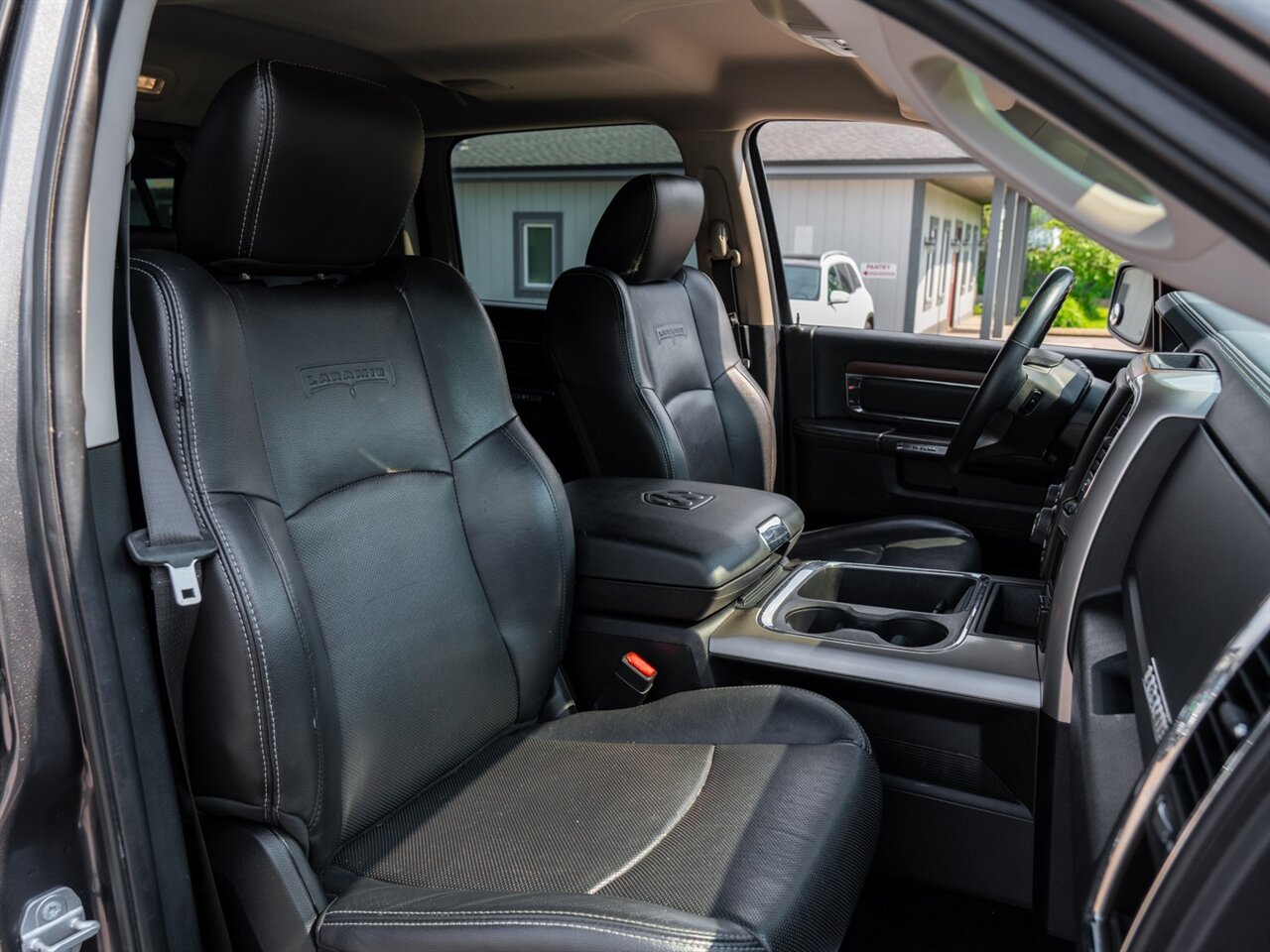 2016 RAM 1500 Laramie - Photo 22 - Washington, MI 48094