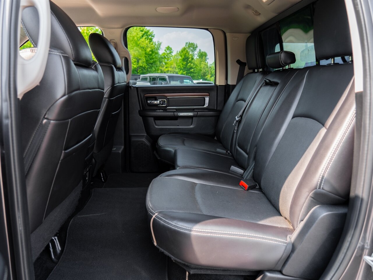 2016 RAM 1500 Laramie - Photo 24 - Washington, MI 48094