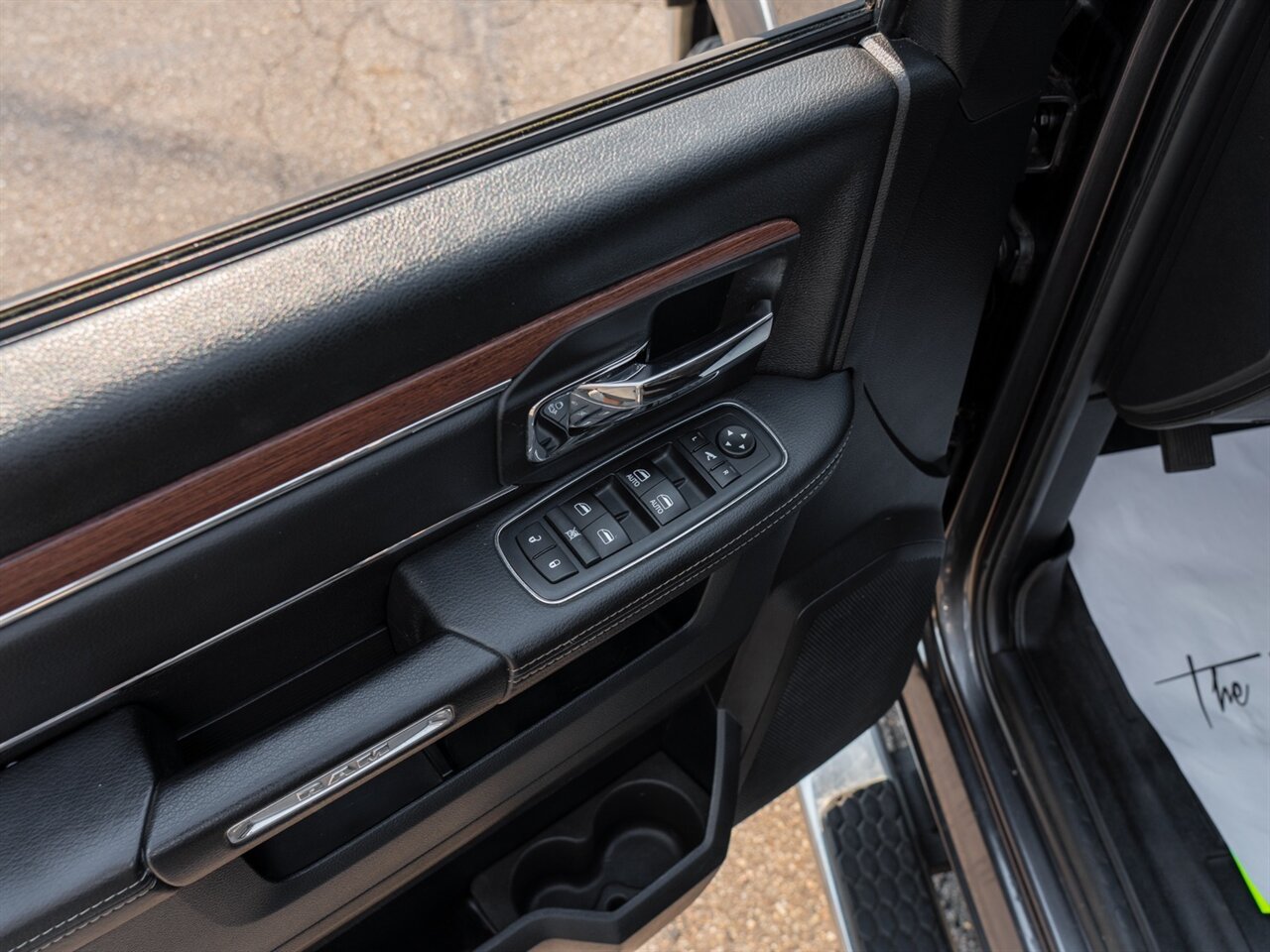 2016 RAM 1500 Laramie - Photo 17 - Washington, MI 48094
