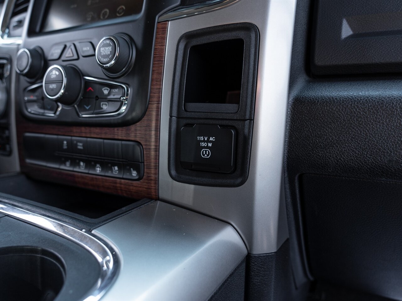 2016 RAM 1500 Laramie - Photo 42 - Washington, MI 48094