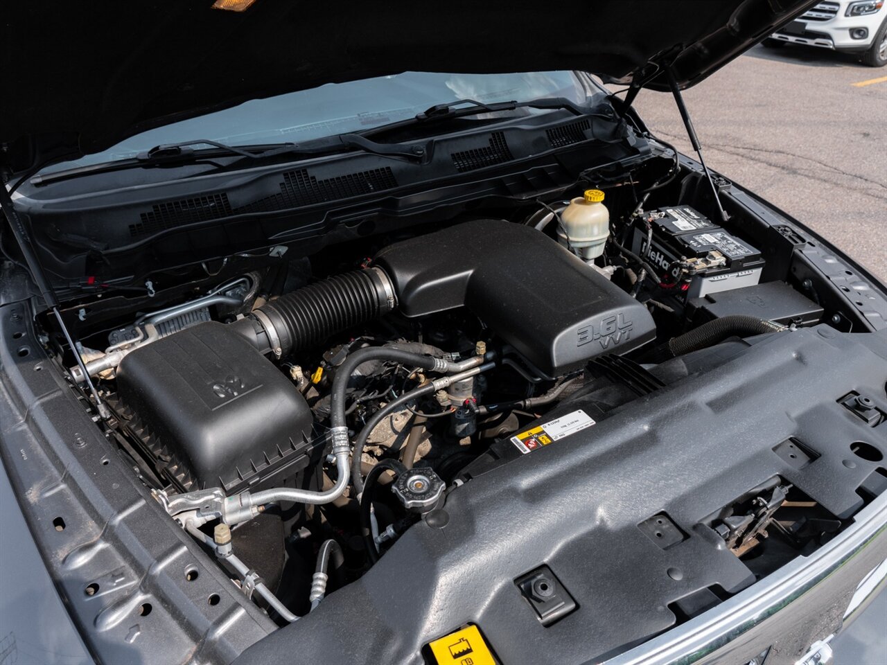 2016 RAM 1500 Laramie - Photo 16 - Washington, MI 48094