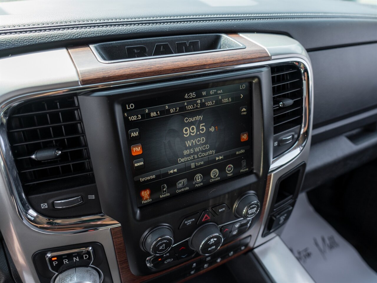 2016 RAM 1500 Laramie - Photo 36 - Washington, MI 48094