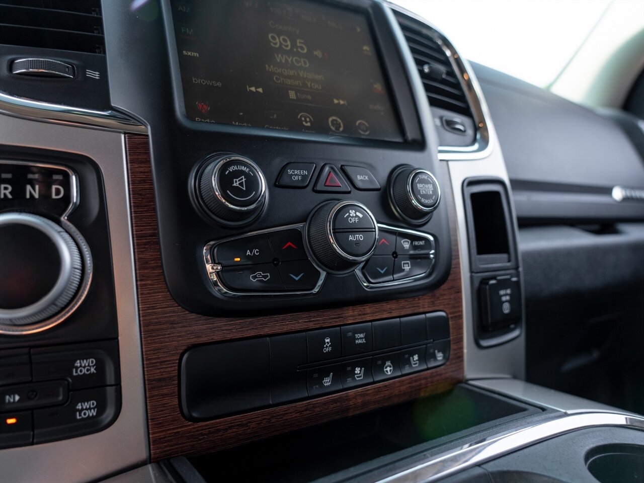 2016 RAM 1500 Laramie - Photo 35 - Washington, MI 48094