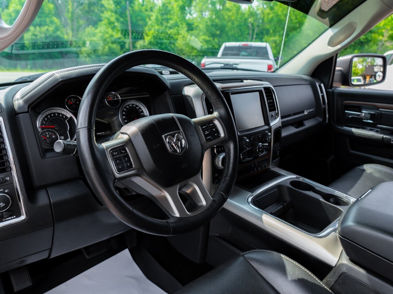 2016 RAM 1500 Laramie - Photo 20 - Washington, MI 48094