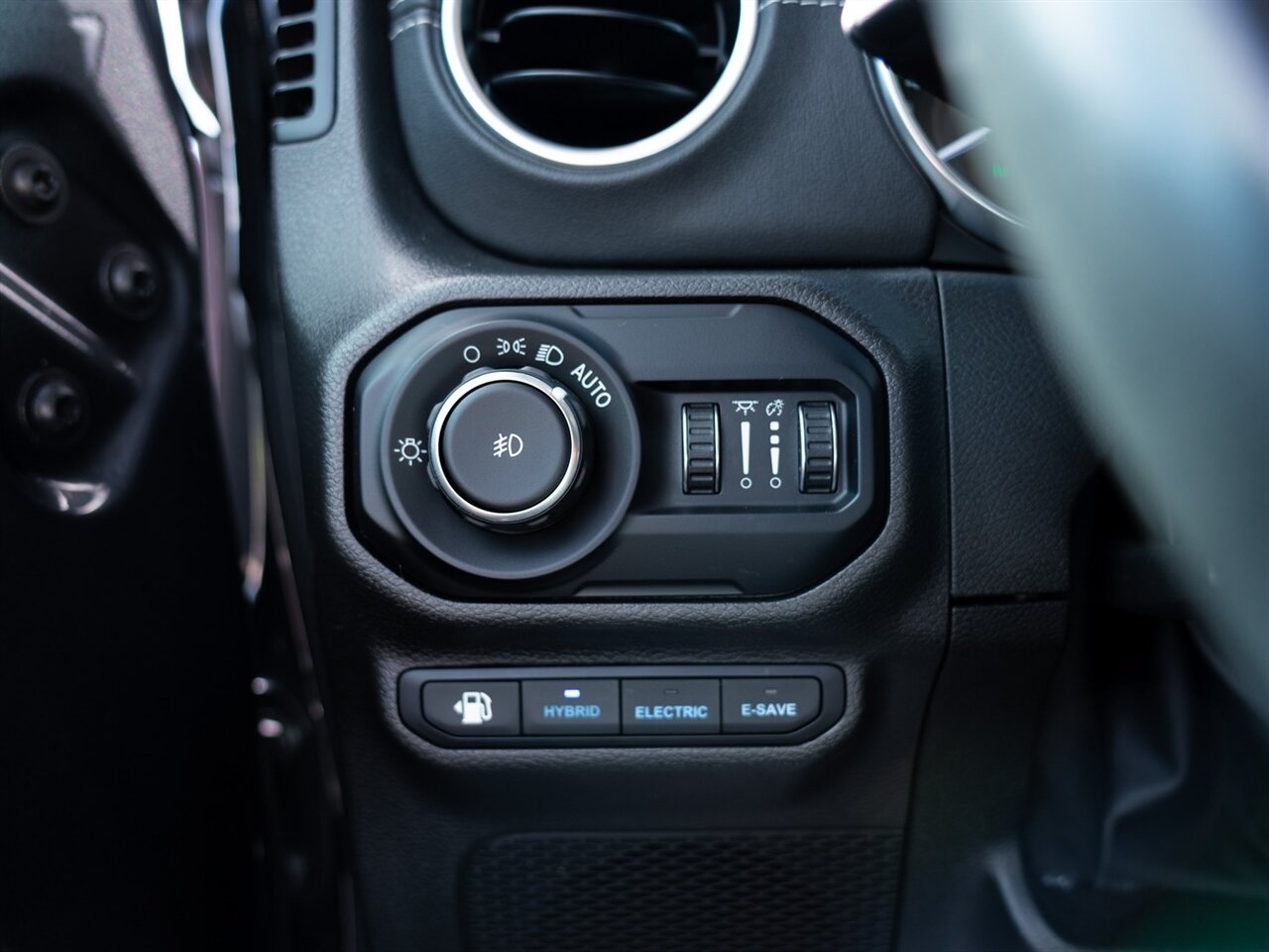 2022 Jeep Wrangler Unlimited Sahara 4xe   - Photo 36 - Washington, MI 48094