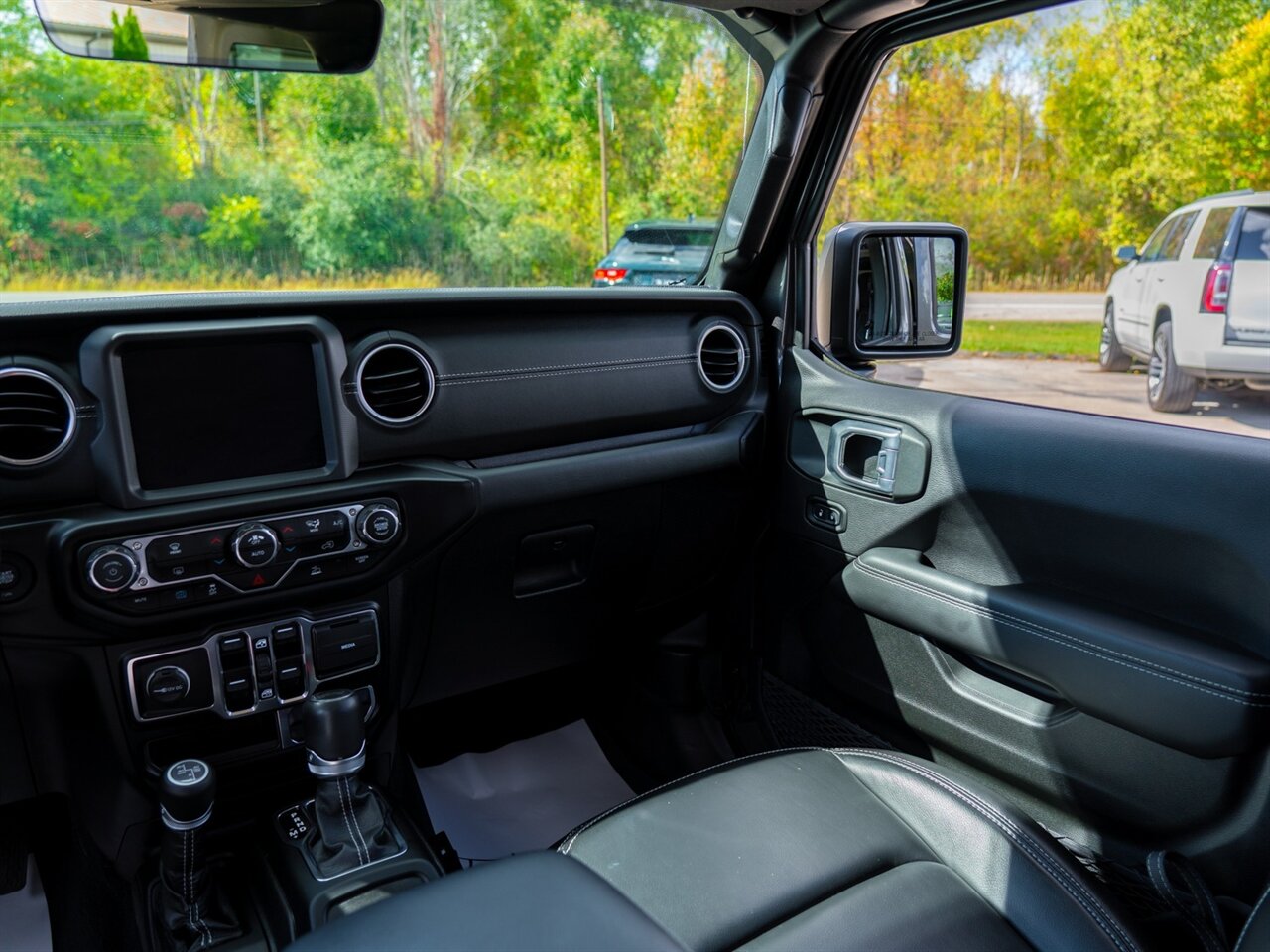 2022 Jeep Wrangler Unlimited Sahara 4xe   - Photo 25 - Washington, MI 48094