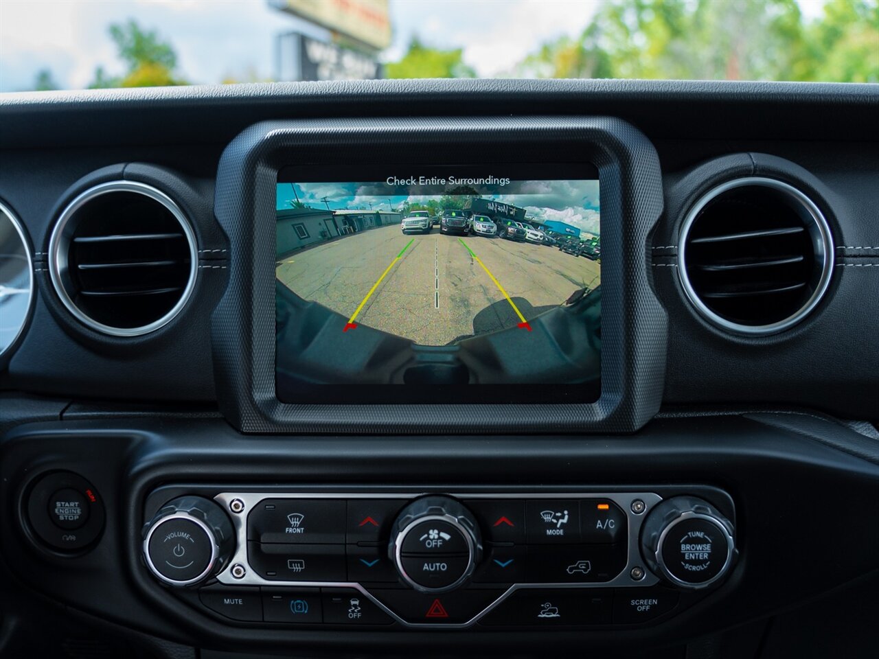 2022 Jeep Wrangler Unlimited Sahara 4xe   - Photo 29 - Washington, MI 48094