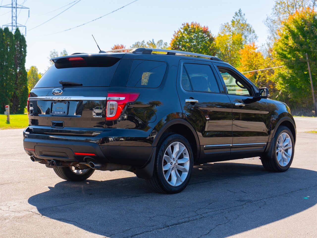 2013 Ford Explorer XLT   - Photo 5 - Washington, MI 48094