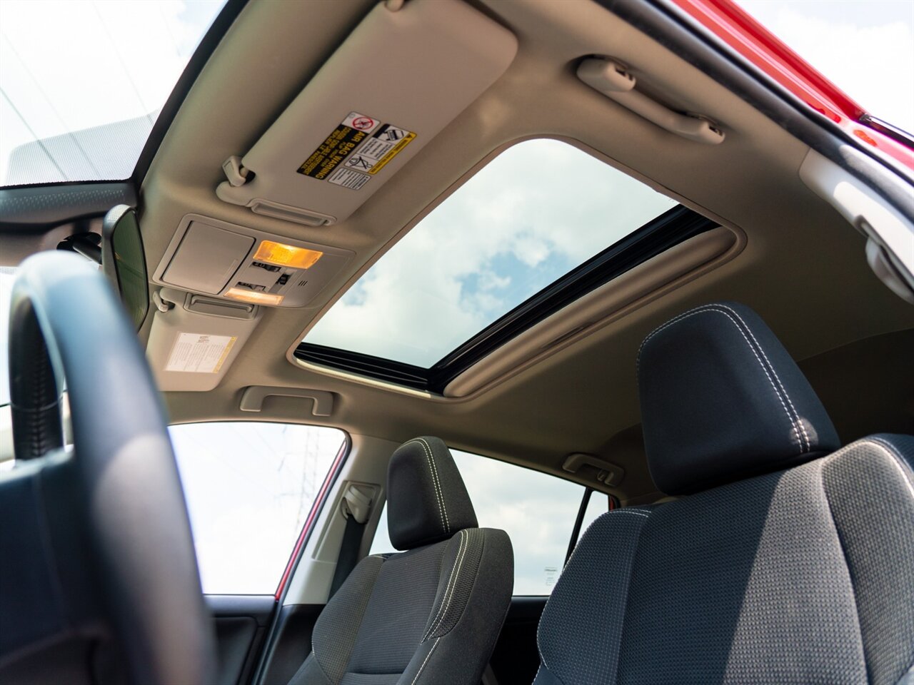 2017 Toyota RAV4 XLE - Photo 38 - Washington, MI 48094
