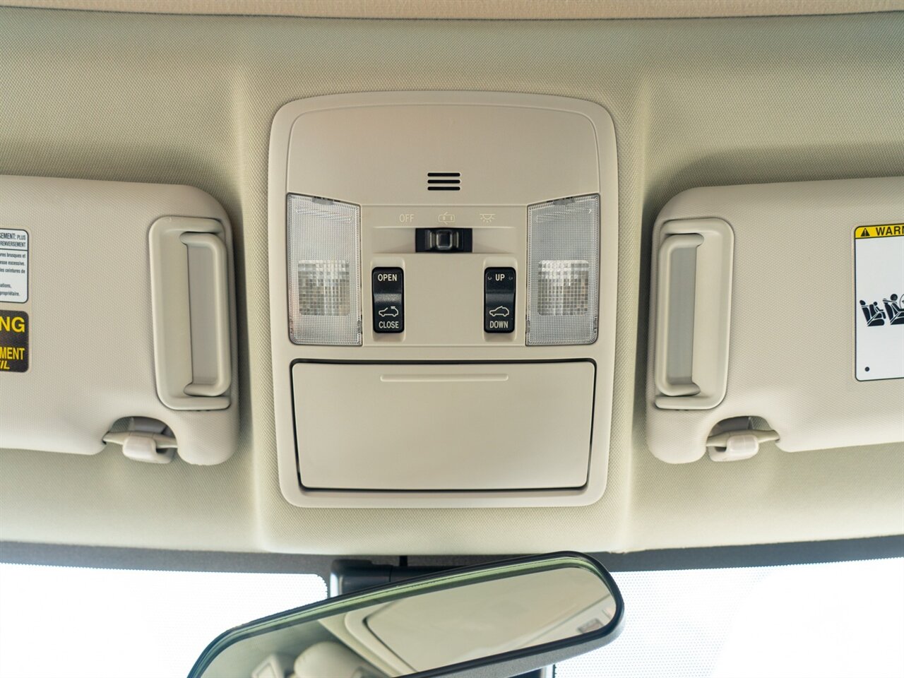 2017 Toyota RAV4 XLE - Photo 37 - Washington, MI 48094