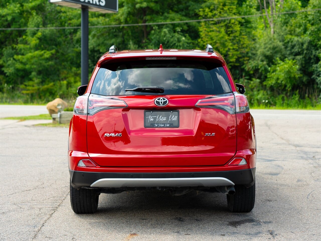 2017 Toyota RAV4 XLE - Photo 6 - Washington, MI 48094