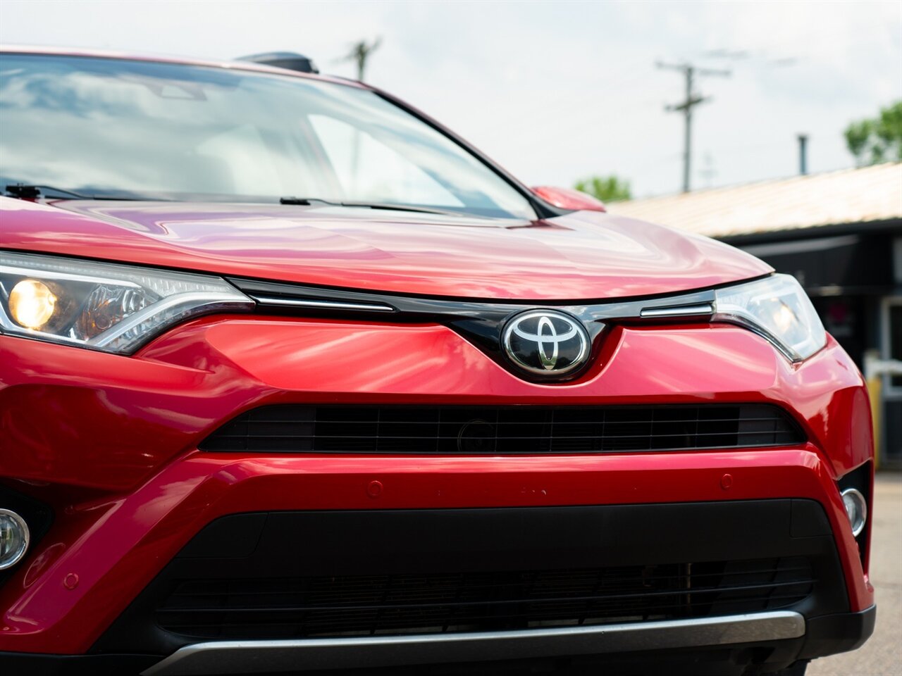 2017 Toyota RAV4 XLE - Photo 9 - Washington, MI 48094