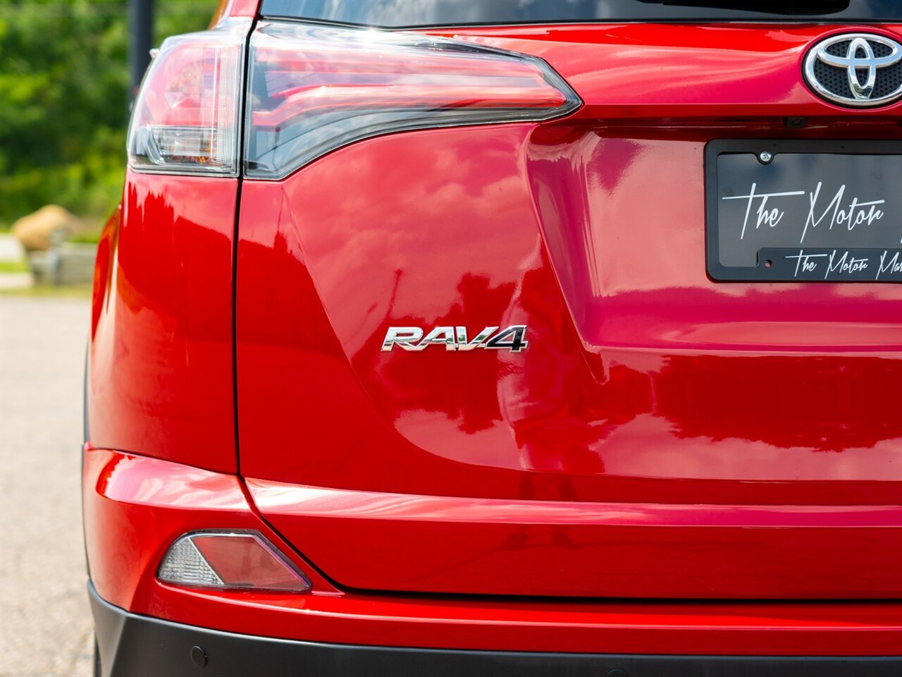 2017 Toyota RAV4 XLE - Photo 10 - Washington, MI 48094