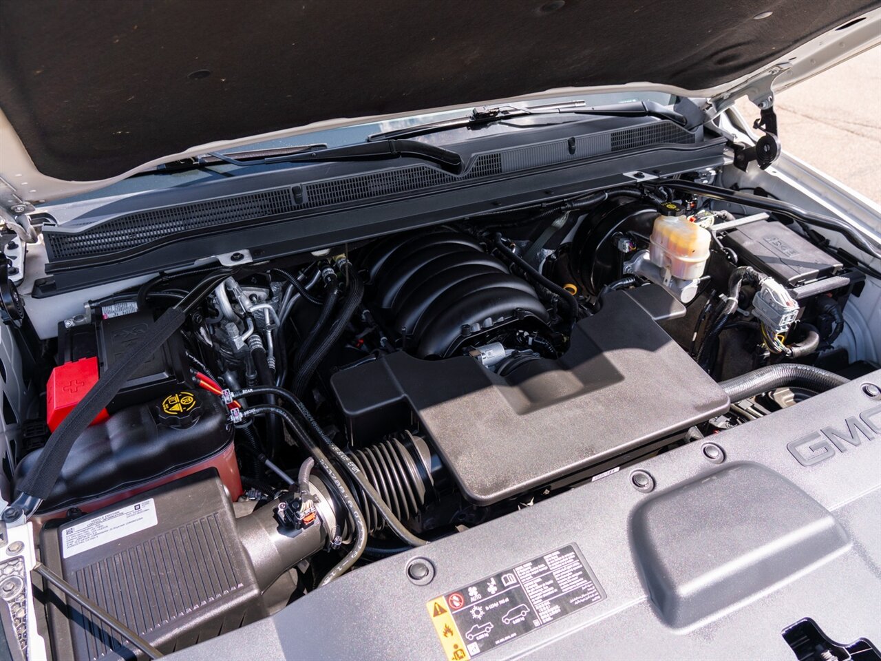 2020 GMC Yukon Denali   - Photo 15 - Washington, MI 48094