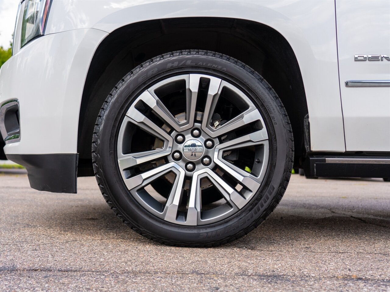 2020 GMC Yukon Denali   - Photo 52 - Washington, MI 48094