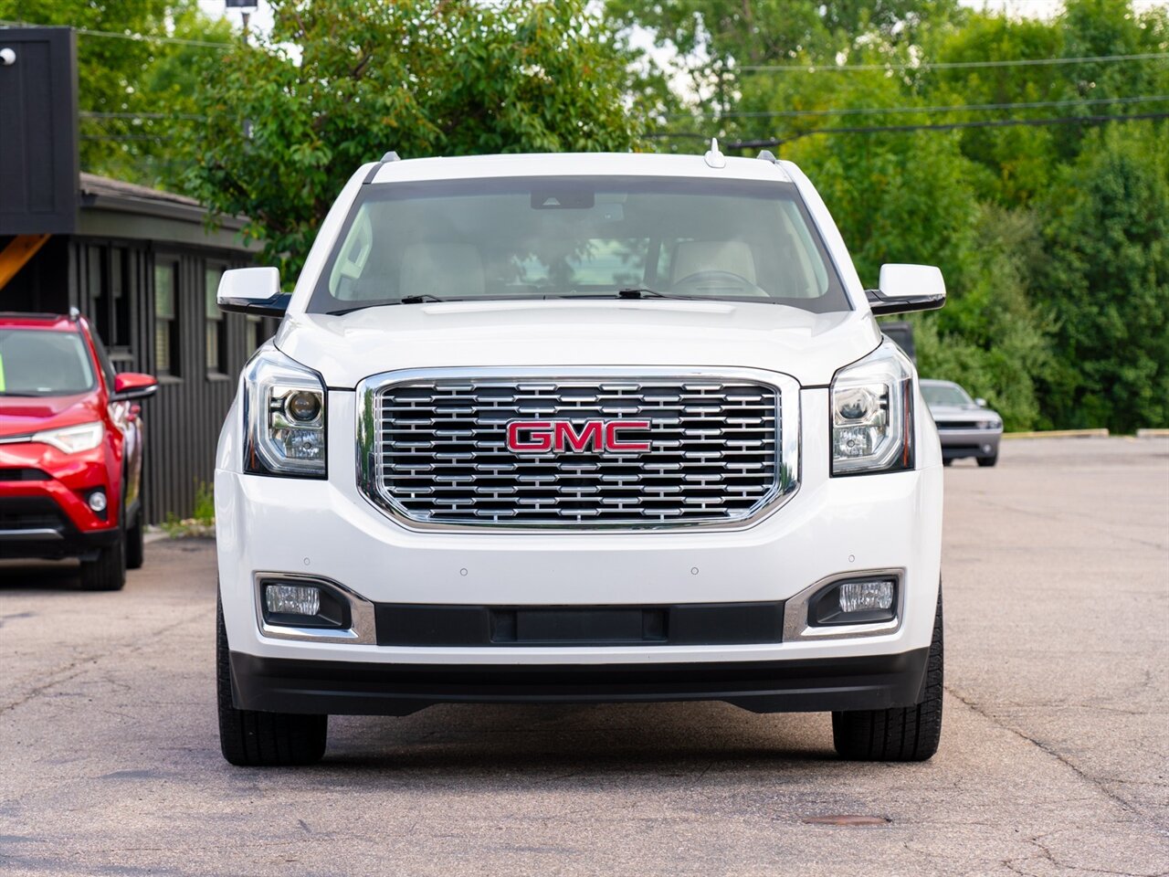 2020 GMC Yukon Denali   - Photo 2 - Washington, MI 48094
