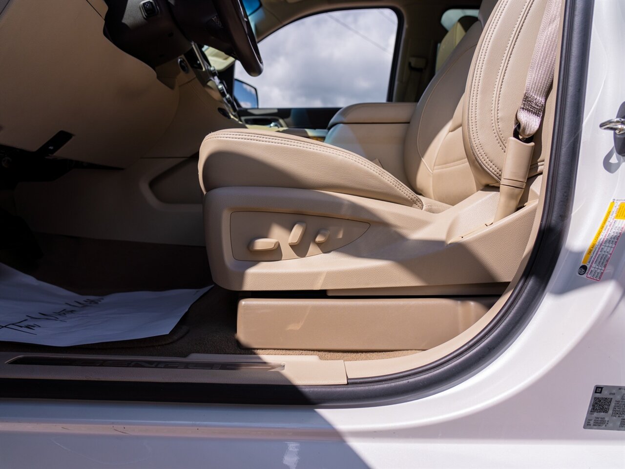 2020 GMC Yukon Denali   - Photo 18 - Washington, MI 48094