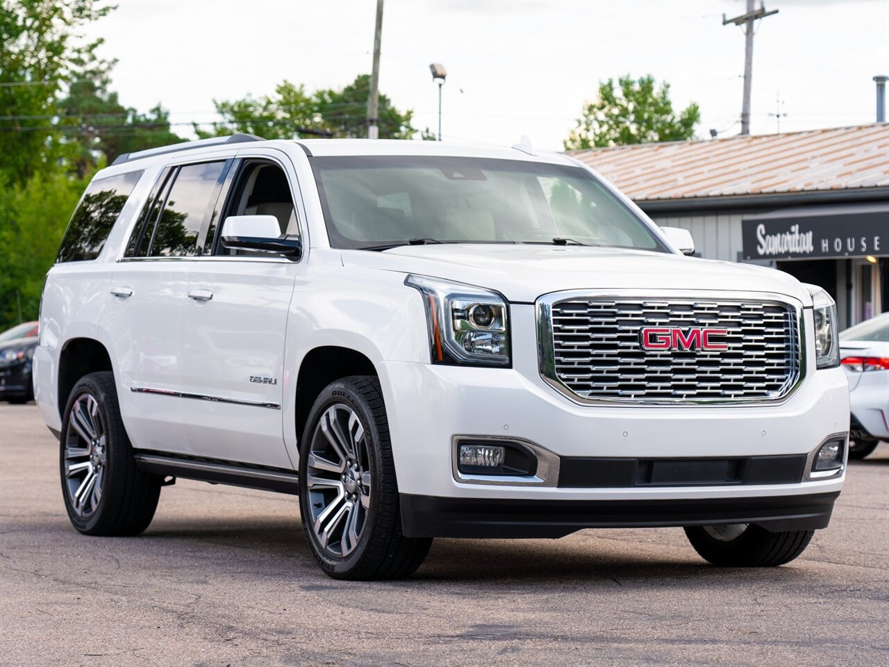 2020 GMC Yukon Denali   - Photo 3 - Washington, MI 48094
