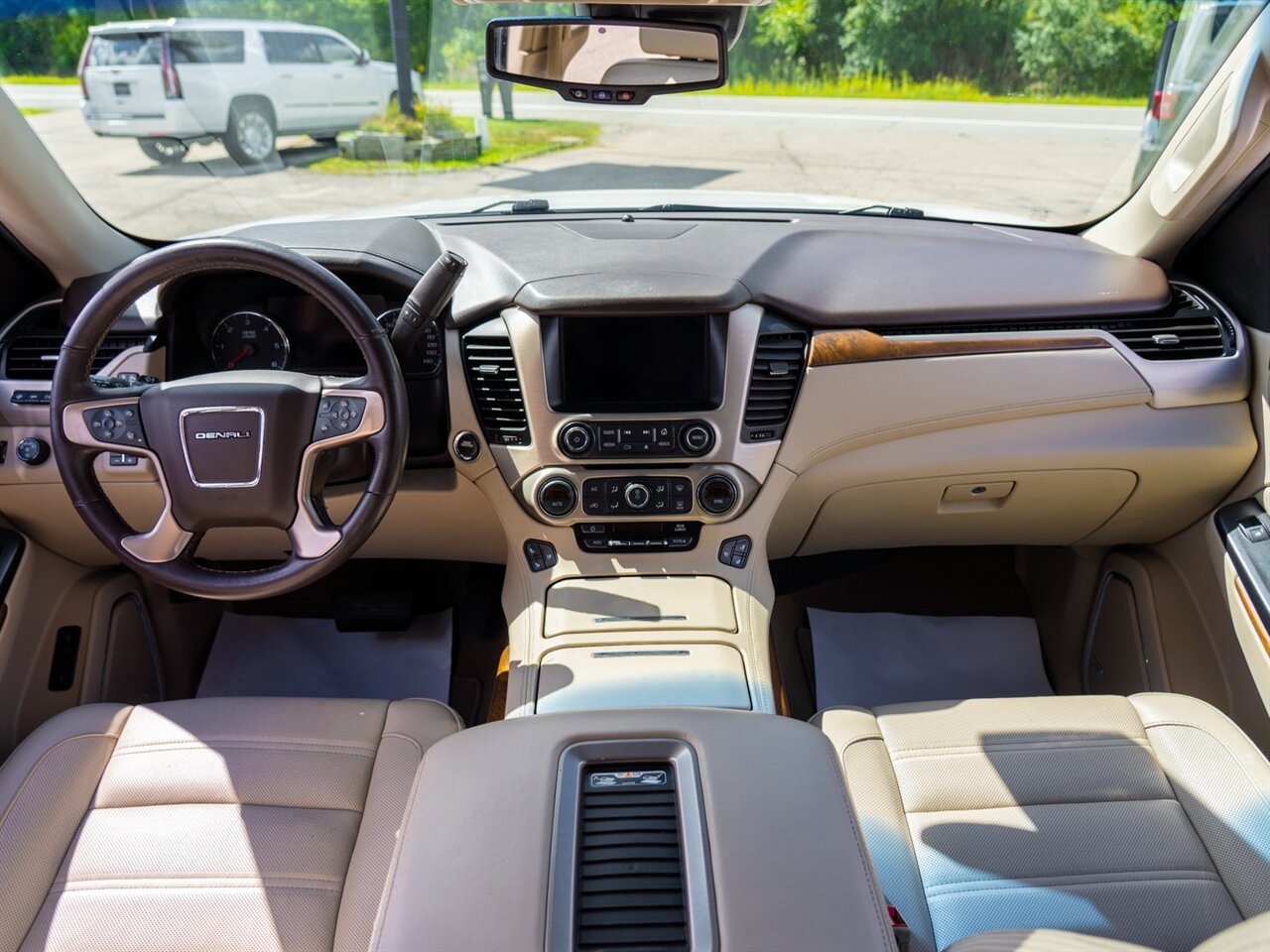 2020 GMC Yukon Denali   - Photo 29 - Washington, MI 48094