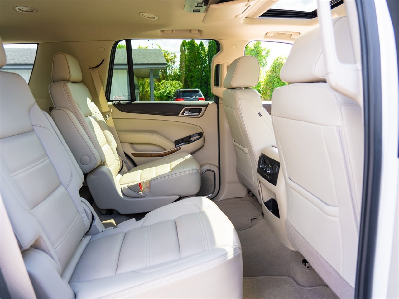 2020 GMC Yukon Denali   - Photo 23 - Washington, MI 48094