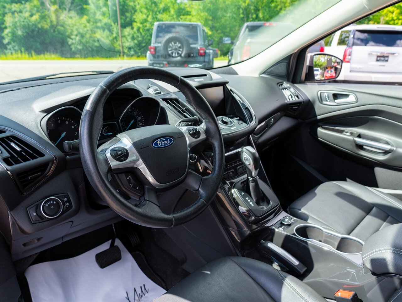 2015 Ford Escape Titanium photo 12