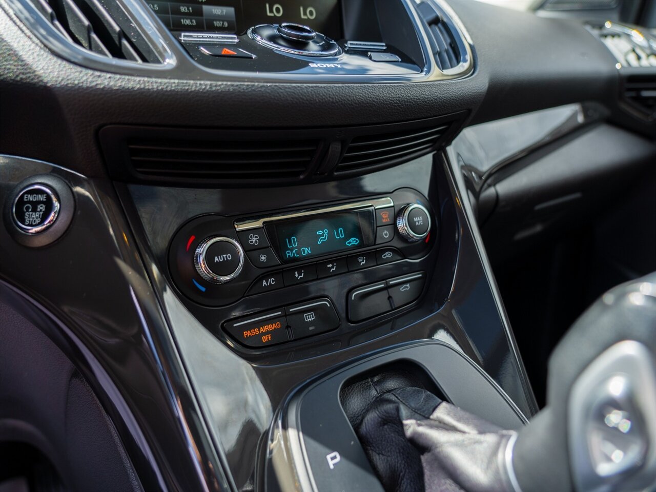 2015 Ford Escape Titanium photo 26