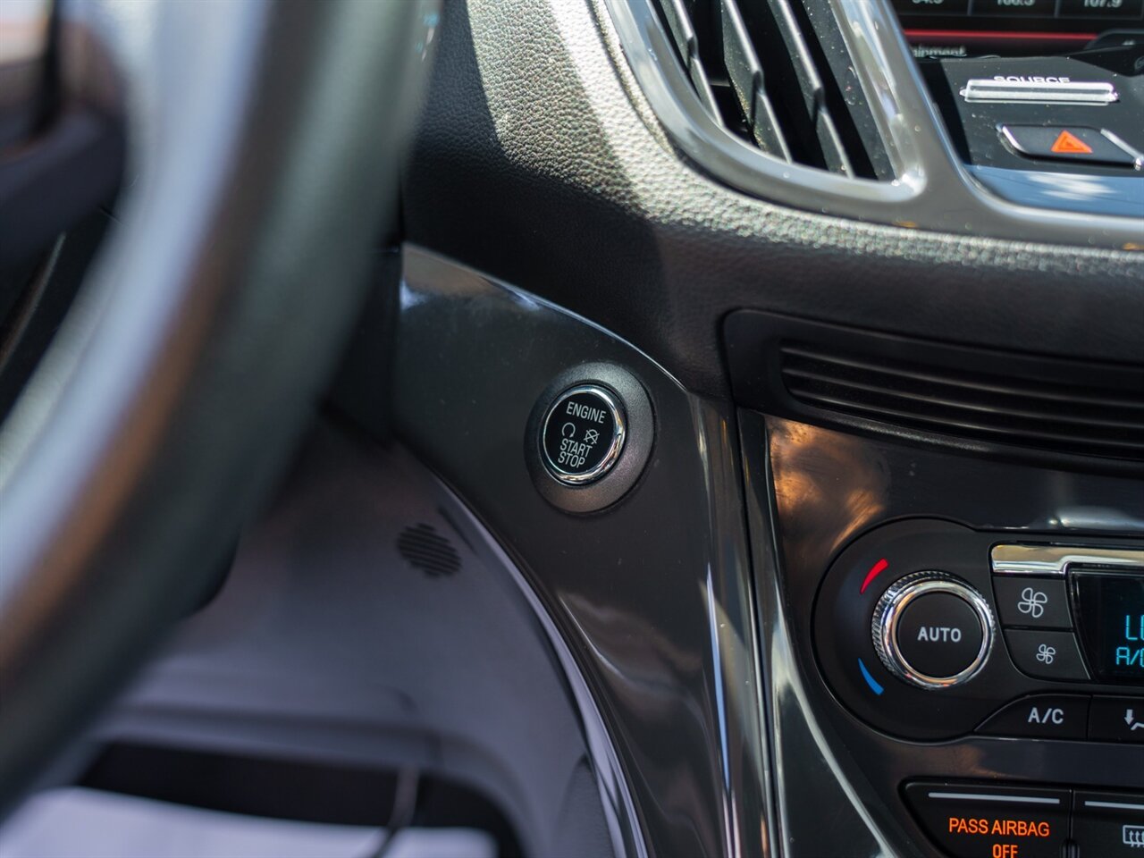2015 Ford Escape Titanium photo 29