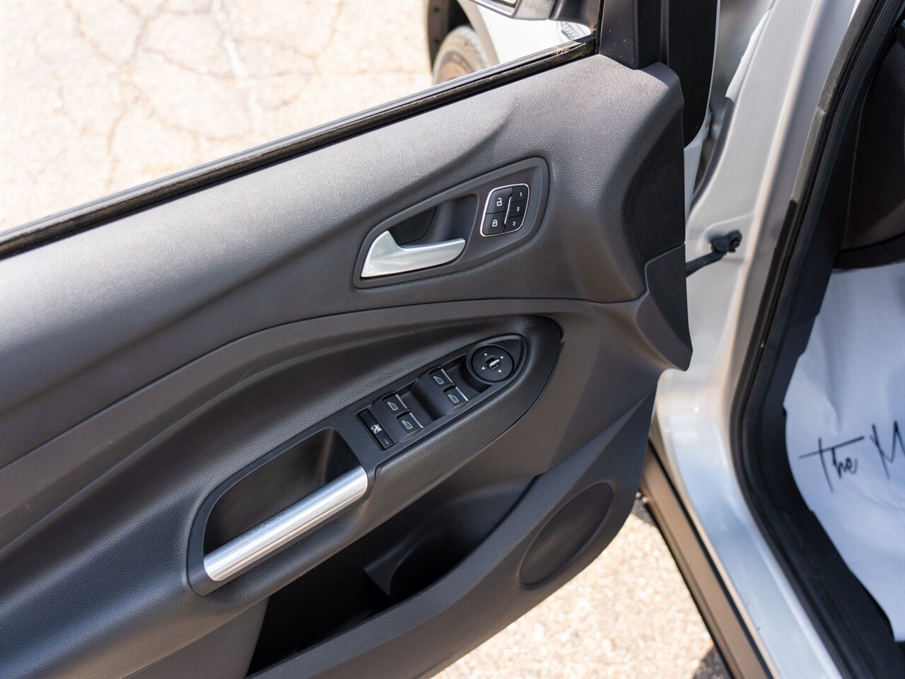 2015 Ford Escape Titanium photo 9