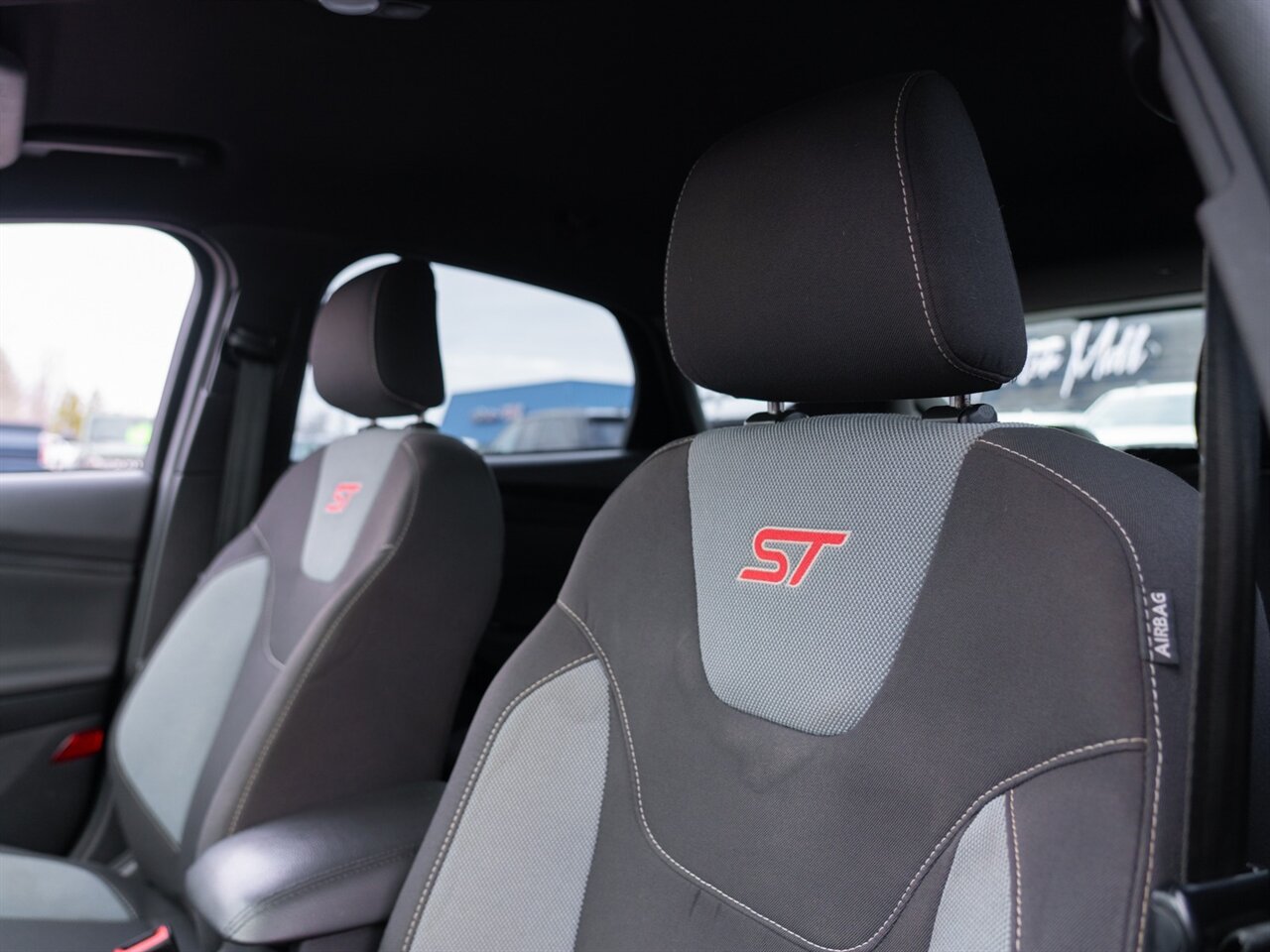 2017 Ford Focus ST   - Photo 40 - Washington, MI 48094