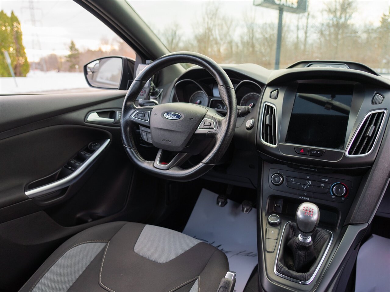 2017 Ford Focus ST   - Photo 21 - Washington, MI 48094