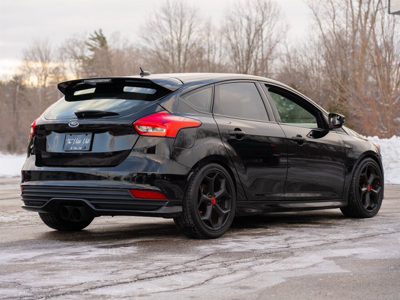 2017 Ford Focus ST   - Photo 5 - Washington, MI 48094
