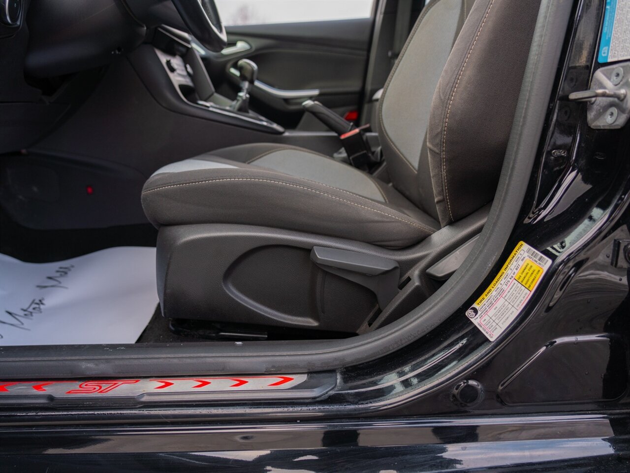 2017 Ford Focus ST   - Photo 13 - Washington, MI 48094