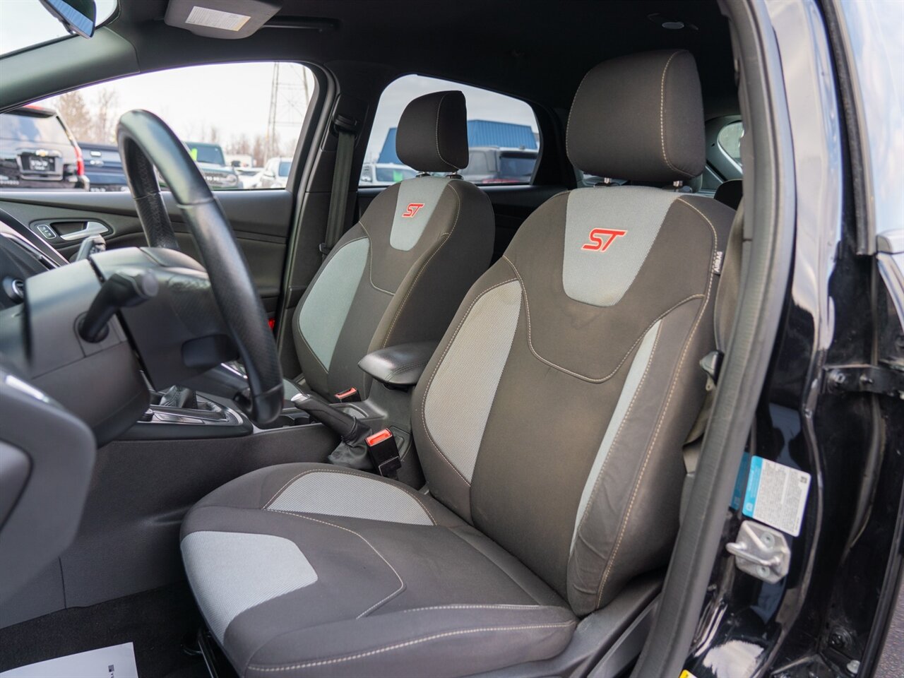 2017 Ford Focus ST   - Photo 14 - Washington, MI 48094