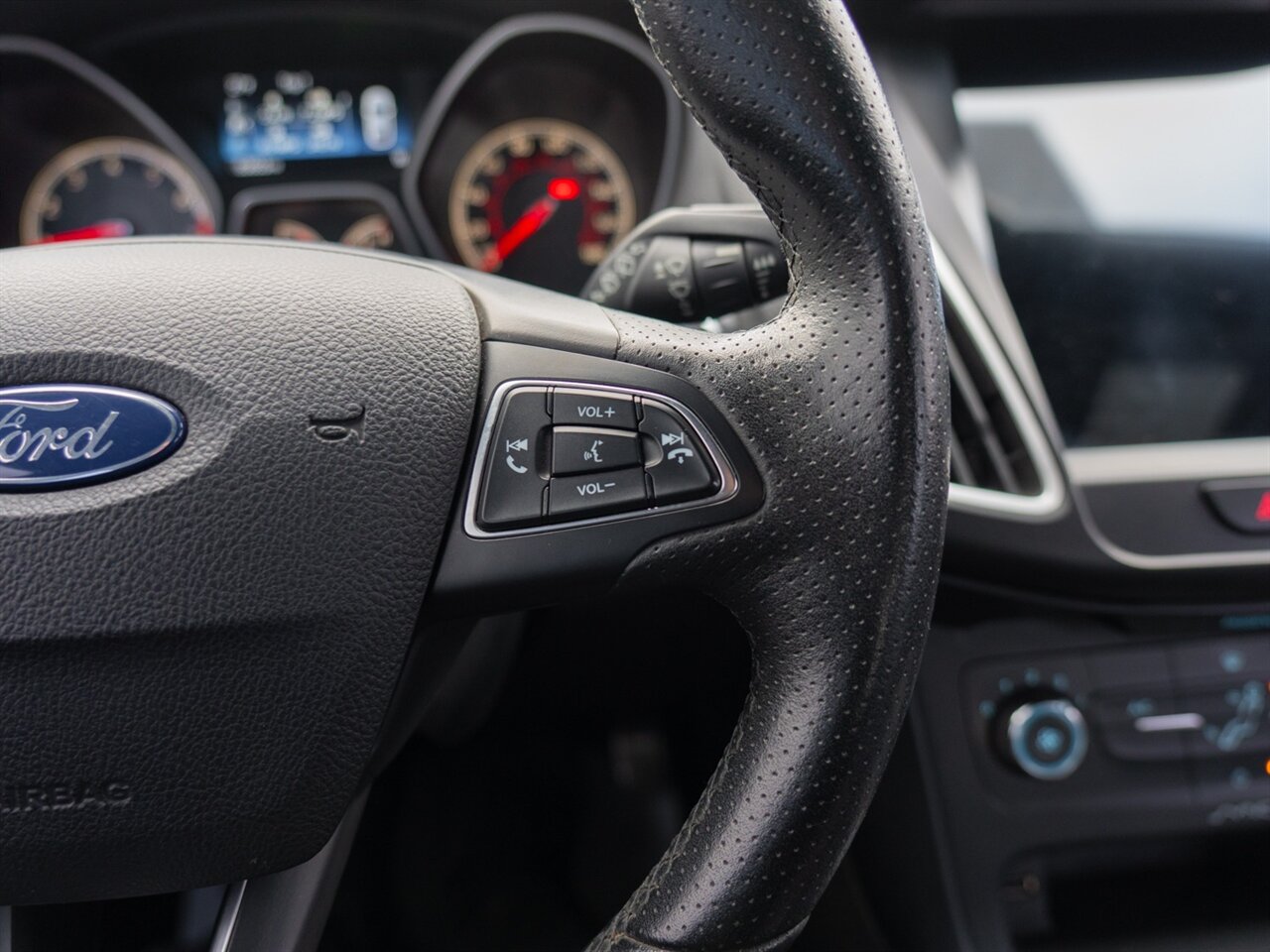 2017 Ford Focus ST   - Photo 25 - Washington, MI 48094